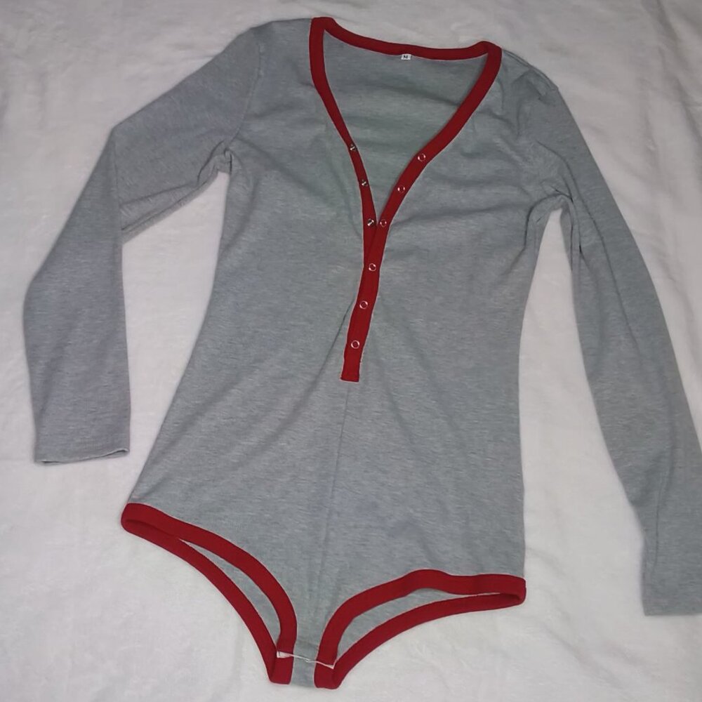 Womens 🌷 Adorable Gray And Deep Plum Long Sleeve Full Back Bodysuit Play Suit - Picture 2 of 7